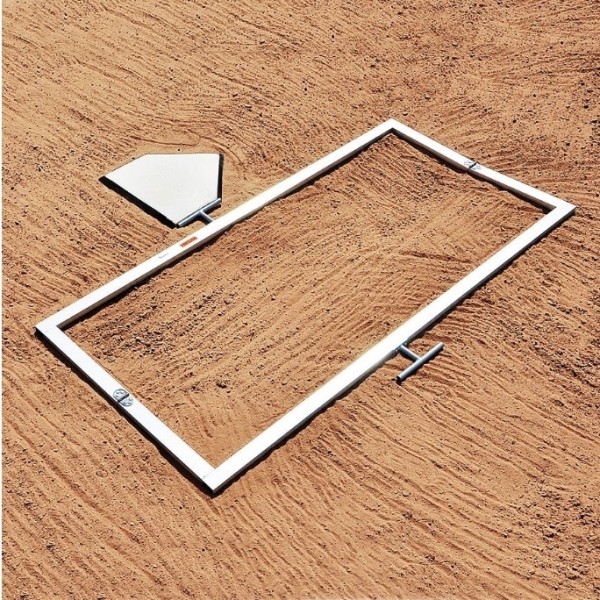 This foldable batter’s box template features durable 1” galvanized steel and a home plate guide for easy, precise softball field alignment